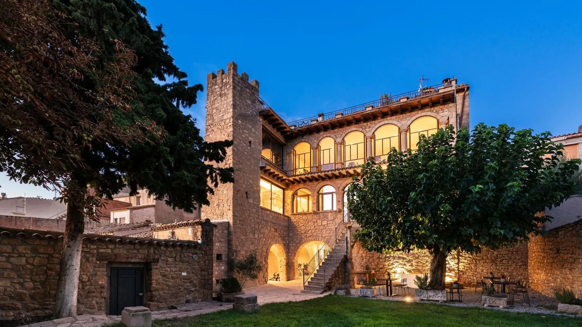Casa Llobera 1792 contacts